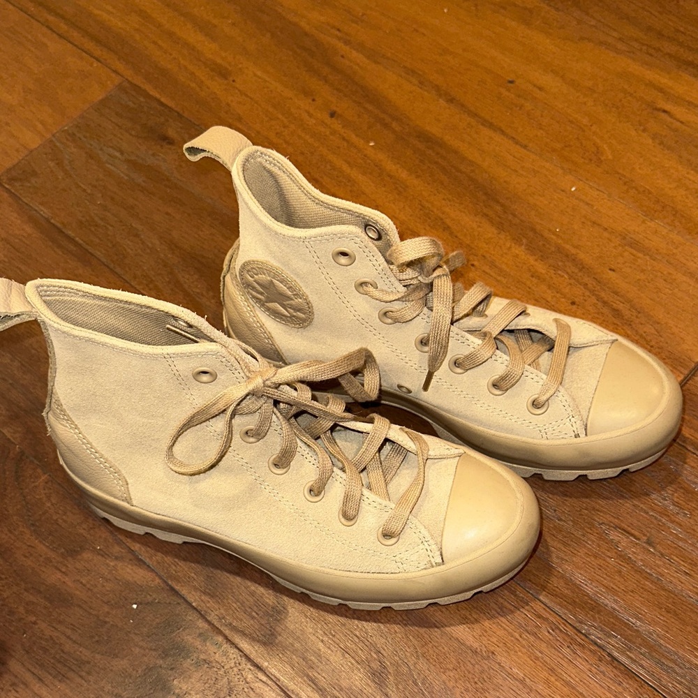Beige converse High-Top Sneakers